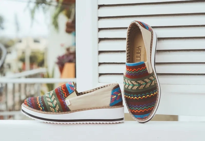 Albarcas de neumático: tradición, reciclaje y su impacto cultural