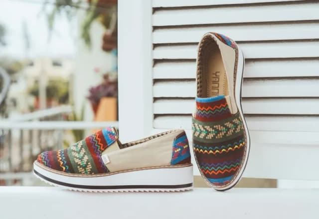 Albarcas de neumático: tradición, reciclaje y su impacto cultural