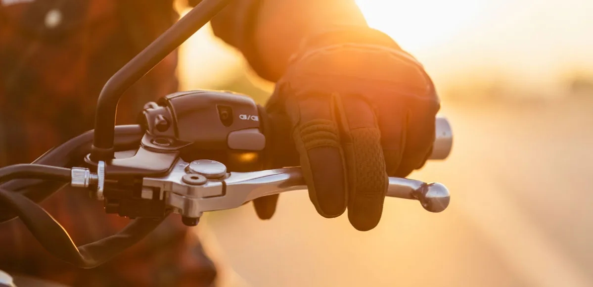 Todo lo que necesitas saber sobre el embrague de motocicleta y su mantenimiento