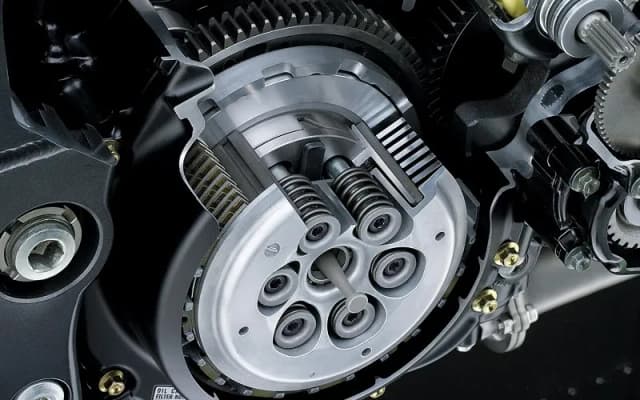 Para qué sirve el embrague antirrebote y cómo mejora tu seguridad en moto Para qué sirve el embrague antirrebote y cómo mejora tu seguridad en moto